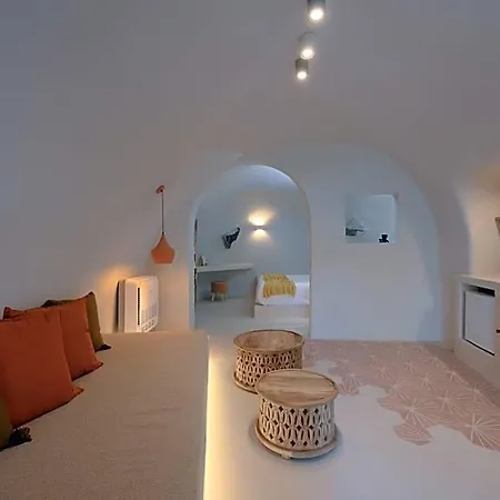Elements Cave 4* Santorini Island